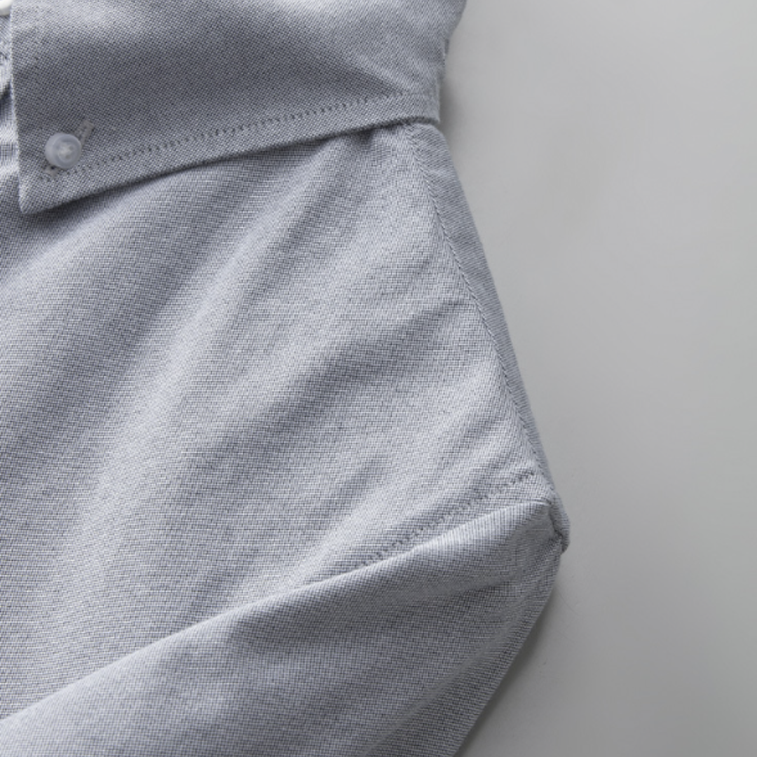 Men’s Long Sleeve Zip-Up Shirt with Sleeve Stripe Pattern