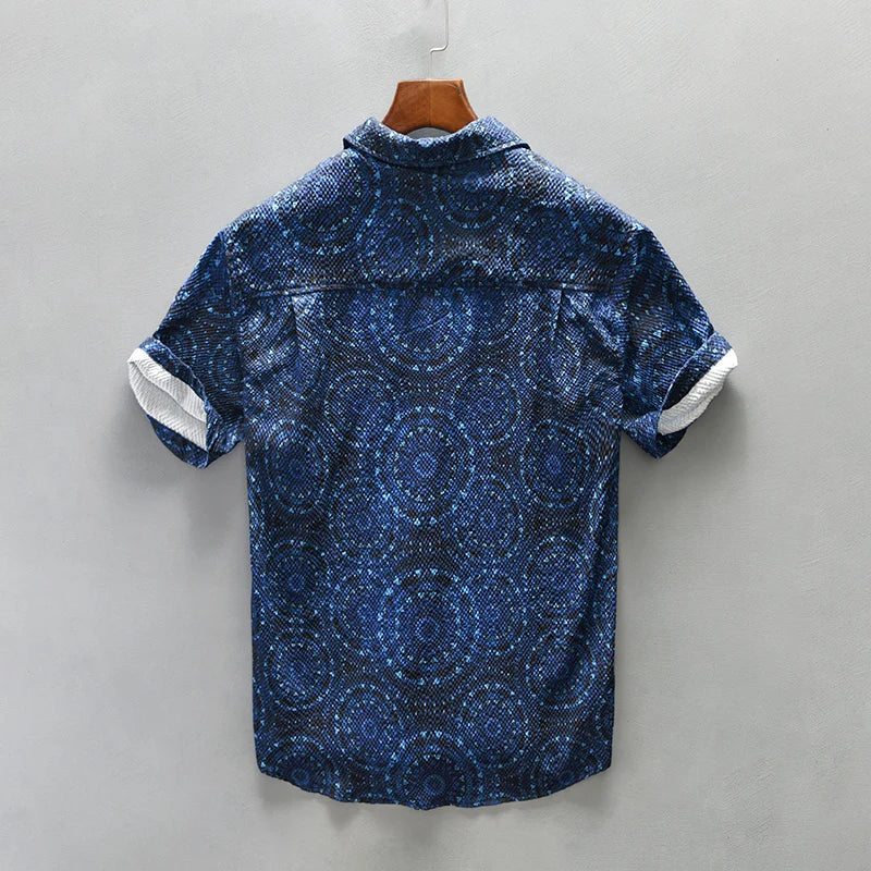 Men’s Short Sleeve Button-Up Shirt with Patterned Design and Chest Pocket