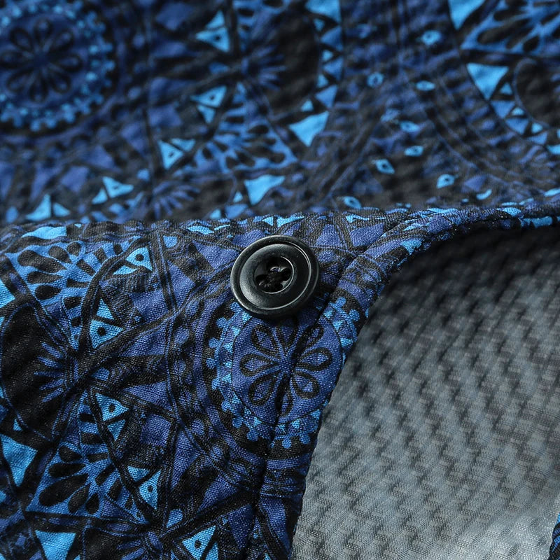Men’s Short Sleeve Button-Up Shirt with Patterned Design and Chest Pocket