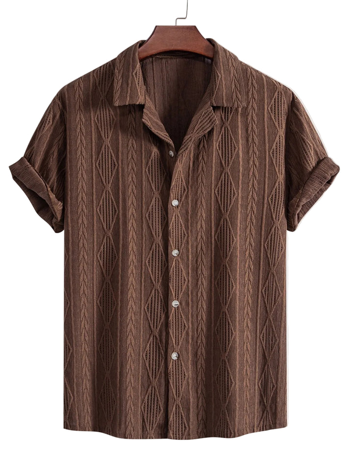 Men’s Short Sleeve Button-Up Shirt with Textured Pattern and Open Camp Collar