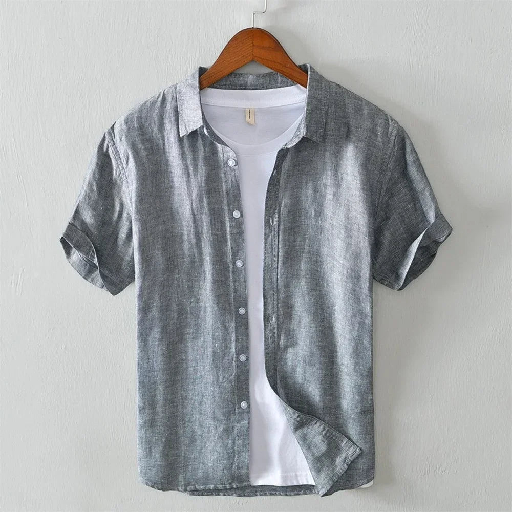 Men’s Short Sleeve Button-Up Shirt with Classic Collar