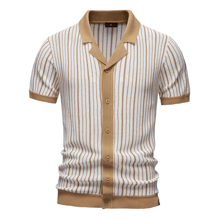 Men’s Short Sleeve Button-Up Shirt with Vertical Stripe Pattern and Contrast Placket