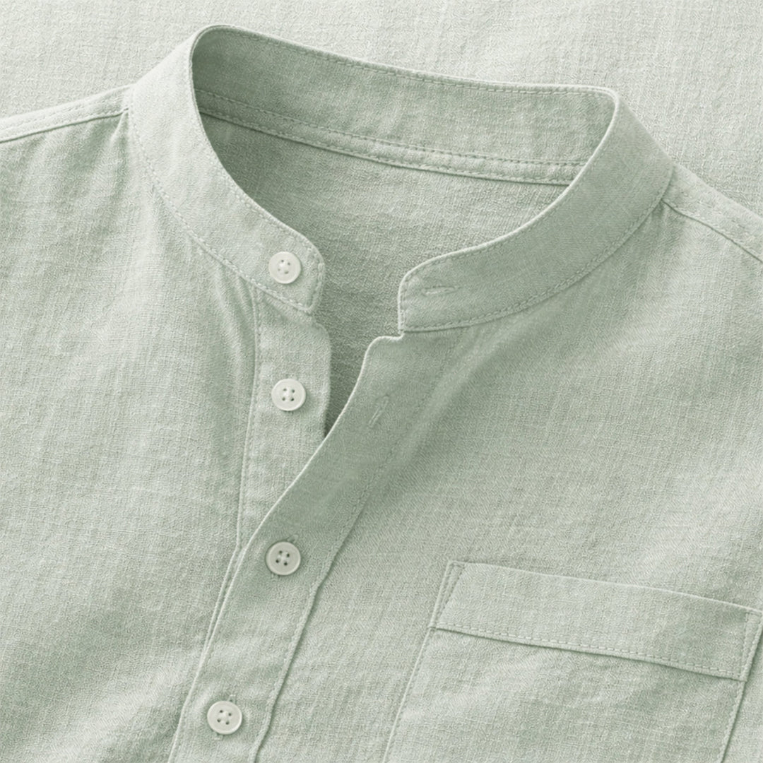 Men's Short Sleeve Shirt With Mandarin Collar and Pocket