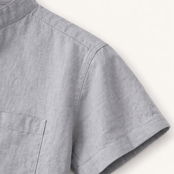 Men's Short Sleeve Shirt With Mandarin Collar and Pocket