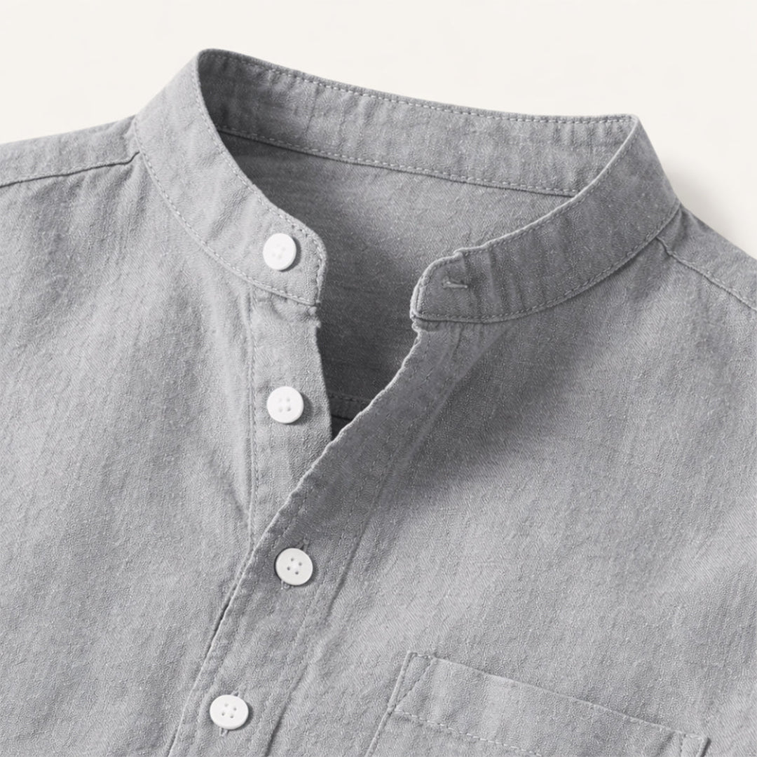 Men's Short Sleeve Shirt With Mandarin Collar and Pocket